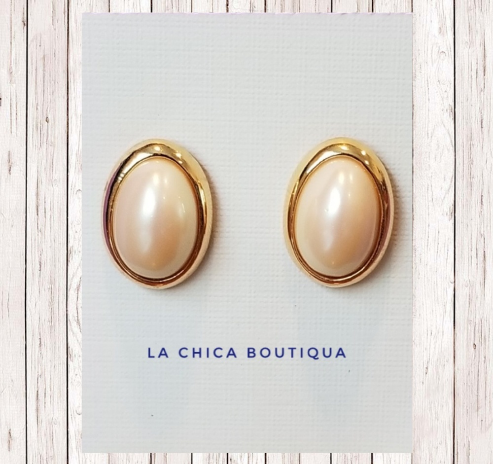 Vintage Richelieu Pierced Stud Earrings